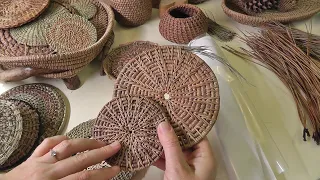 Начало кругового плетения сосновыми иголками