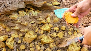 Awesome Mining Gold, Digging for Treasure worth millions from Huge Nuggets of Gold at the Mountain.