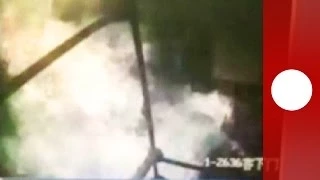 [Graphic video] Arsonist set fire to a packed bus in China