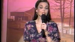 Crystal Gayle - Little things mean a lot