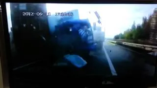 Lorry accident - Escape of lucky driver