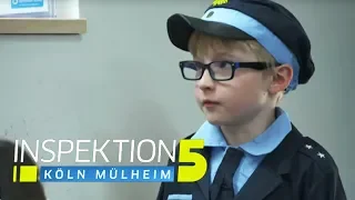 Joshua (6) auf der Wache: Ich möchte Polizist werden! | Inspektion 5 | SAT.1 TV