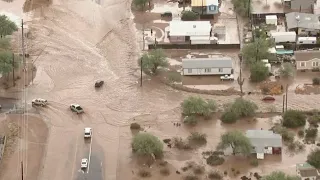 Heavy rain causes flooding in Apache Junction and east Mesa