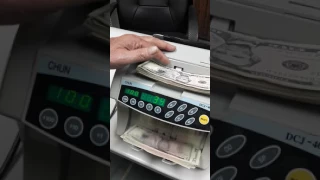 Video enseña calibra maquina contadora de billetes