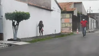 PEGADINHA SLZ CORRE QUE NÃO VEM NINGUÉM!