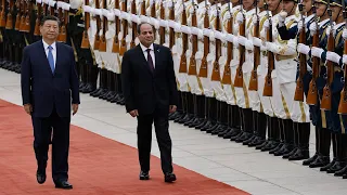 رئيسا مصر والصين يبحثان في بكين تعزيز العلاقات والأوضاع بالمنطقة