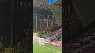 Aris Thessaloniki fans are insane (Aris fans in Bucharest for the match against Dinamo Kiev)