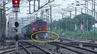 ELECTRIFYING Speeding Trains | Delhi - Agra | Indian Railways