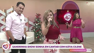 Katia Cilene faz surpresa para Sandrinha Show