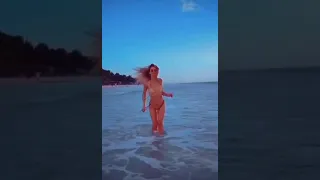Светлана Лобода повеселилась на пляже