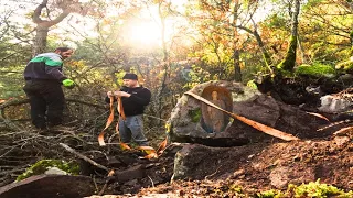 When he opened the rock safe, the bandit treasure was scattered around!!!