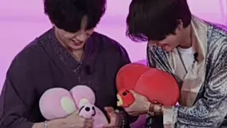 Taekook moment part 1 ❤️❤️eating moments  🤪😍🥰