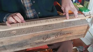 "Auld Lang Syne"  (original pre 1799 traditional Scottish melody) on mountainted dulcimer