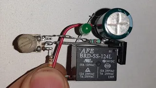 Controlador de Carga Automático Liga e Desliga para Carregamento de Baterias 12V