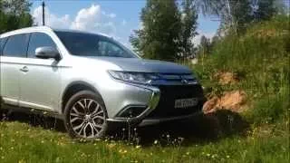 Mitsubishi Outlander vs Subaru Forester: диагональное вывешивание