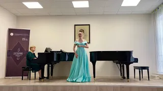 Русская народная песня «Луговая» — исп. Мария Алёшина (сопрано)