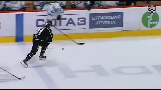 Sedlak's empty net goal - counts even without a shot