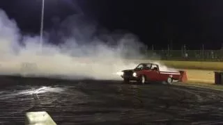 Toyota hilux 3rz turbo burnout @ cairns speedway, 4 cylinder