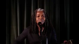 ✅  Tracy Chapman wants Americans to get out and vote. On Monday's "Late Night with Seth Meyers", the