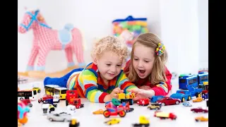 Alice chooses NEW TOYS for children in a children's store !!!