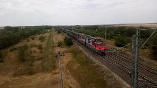 Электровоз ВЛ80с-2441 с грузовым поездом