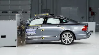 2017 Volvo S90 driver-side small overlap IIHS crash test