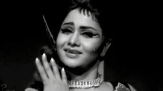 Aaj Dil Ka Khiladi Kya Aaya - Asha Bhosle, Khiladi Dance Song