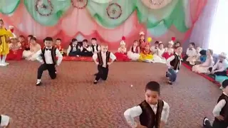Кыргызский танец Сардал кыз. Подготовительная группа. Детский сад. Я танцую кыргызский танец.