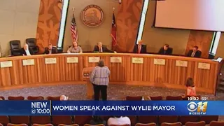 Woman Says Prayer In Front Of Wylie Mayor At Council Meeting