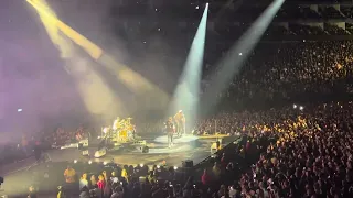 Blink 182 - Anthem Part 2 (Live at London O2 Arena)