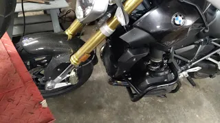 BMW R1200 LC crash bars factory vs. SW Motech