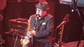 Ian Hendrickson-Smith saxophone solo - The Roots - live in San Francisco (4K)