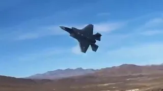 ZIEN! Onze F-35-straaljagers stunten in Death Valley