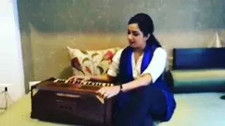 Shreya Ghoshal Live at Home || Lag ja gale || Bollywood ||