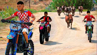 GTA V: VIDA REAL | FLAGREI MEUS AMIGOS FUGINDO DAS VACA NA TRILHA DE MOTO🔥