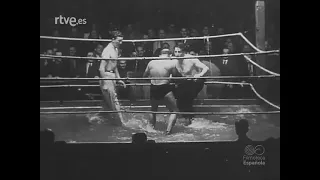 Wrestling in Brussels in a ring filled with water - 1944