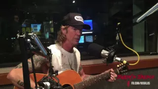 Duff McKagan and Steve Jones Perform "Can't Put Your Arms Around a Memory" | Jonesy's Jukebox