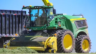 956 HORSEPOWER John Deere 9900 Forage Harvester Chopping Hay