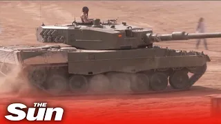 Ukrainian soldiers train to fight in Spanish Leopard 2A4 battle tanks