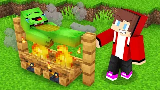 JJ Pranked Mikey with a Campfire in Minecraft (Maizen)