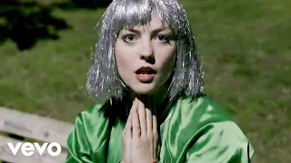 Angel Olsen - Shut Up Kiss Me (Official Video)