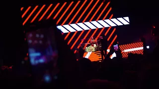 Blink-182 - (2017-09-22) - Dumpweed (lots of inflatables in the crowd) - Life Is Beautiful Festival