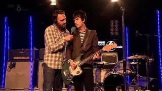 Johnny Marr shows BBC Radio 6 Music's Shaun Keaveny how to be a guitar hero