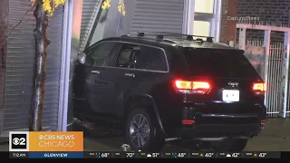 Thieves crash cars into 2 more Chicago storefronts overnight