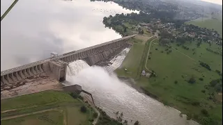 Scenic flight to Vaal Dam with 5 sluice gates open