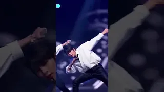 this performance and Felix's even deeper voice is so hot 🔥( he's unreal)