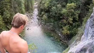 Cliff jumping Salza Wasserfall Austria