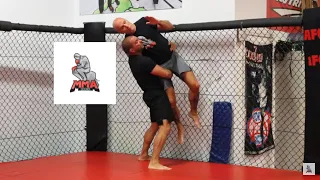 3 Effective Takedowns off the Cage for MMA