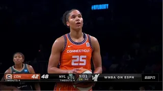 This WNBA Player Only Shoots with 1 Arm