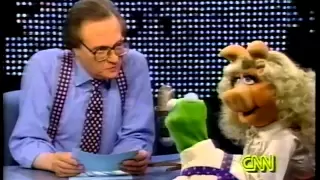 The Muppets on Larry King Live - Kermit and Miss Piggy